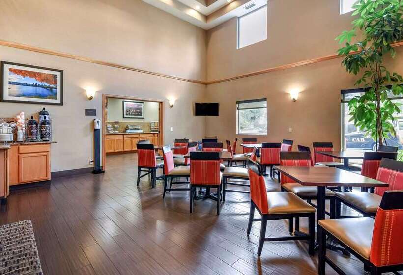 فندق Comfort Suites Portland Airport