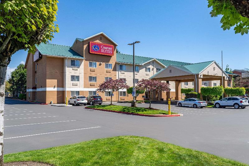 هتل Comfort Suites Portland Airport