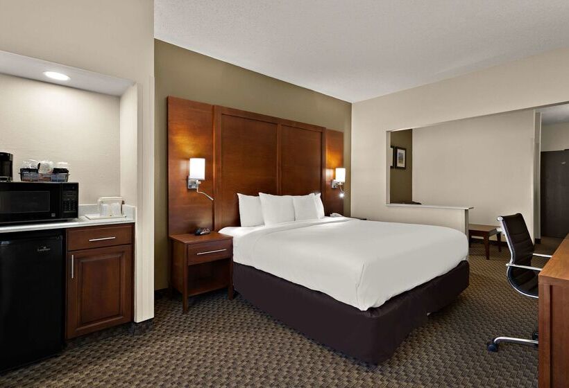 هتل Comfort Suites University