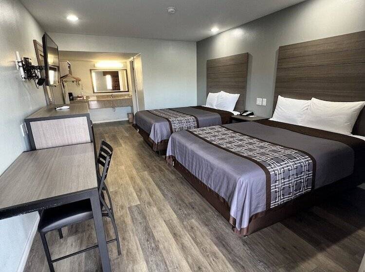 בית מלון כפרי Continental Inn And Suites