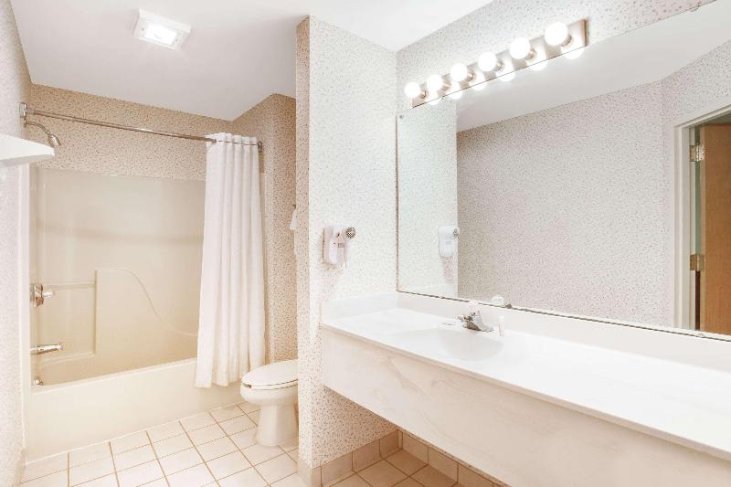 فندق Country Inn By Carlson