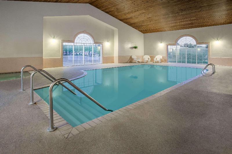 فندق Country Inn By Carlson