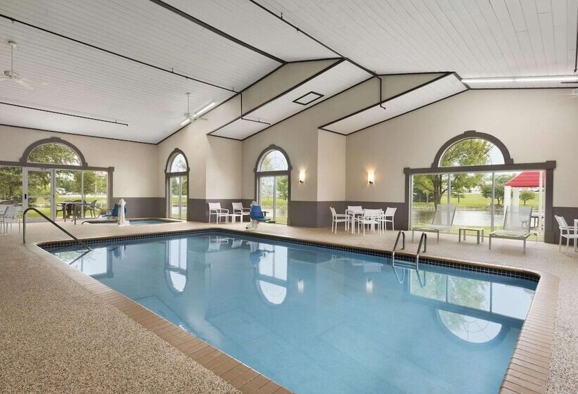 هتل Country Inn & Suites By Radisson, Ankeny, Ia