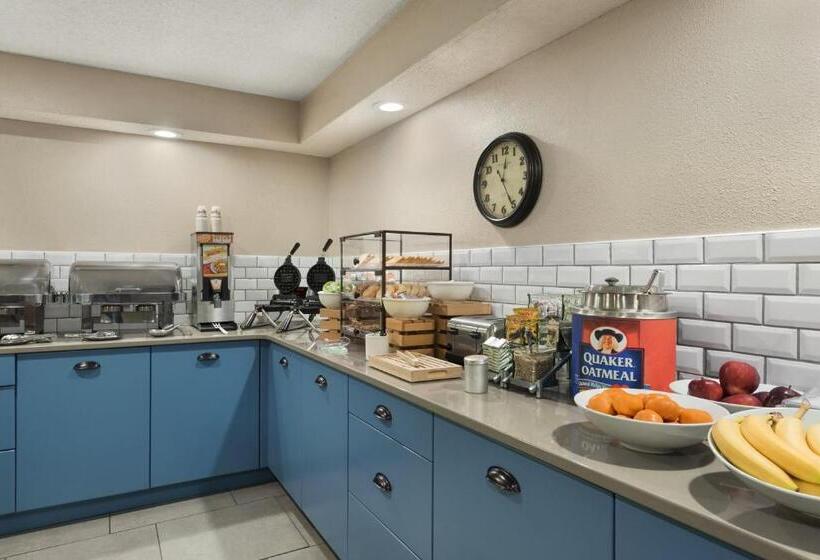 هتل Country Inn & Suites By Radisson, Ankeny, Ia