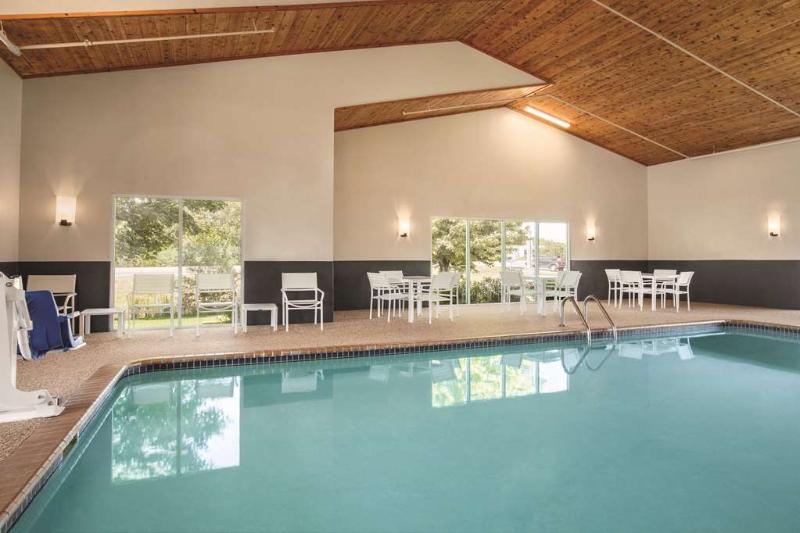 فندق Country Inn & Suites By Radisson, Buffalo, Mn