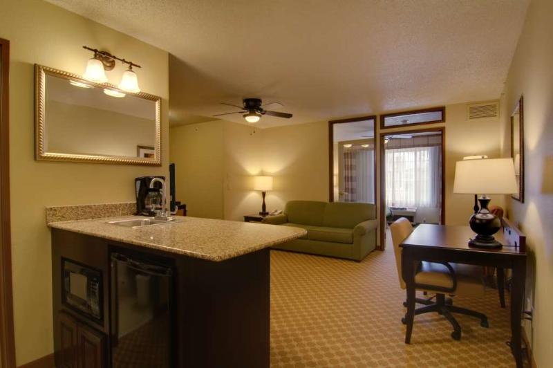 בית מלון כפרי Country Inn & Suites By Radisson, Chanhassen, Mn