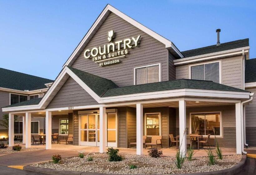 هتل Country Inn & Suites By Radisson, Chippewa Falls, Wi