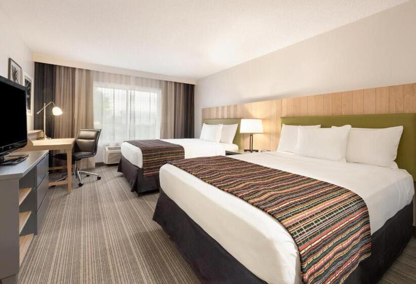 هتل Country Inn & Suites By Radisson, Chippewa Falls, Wi