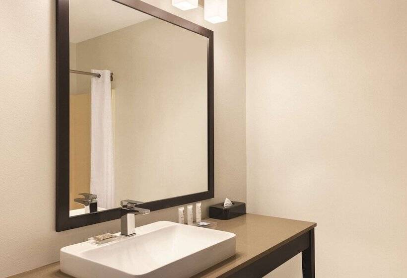 호텔 Country Inn & Suites By Radisson, Forest Lake, Mn