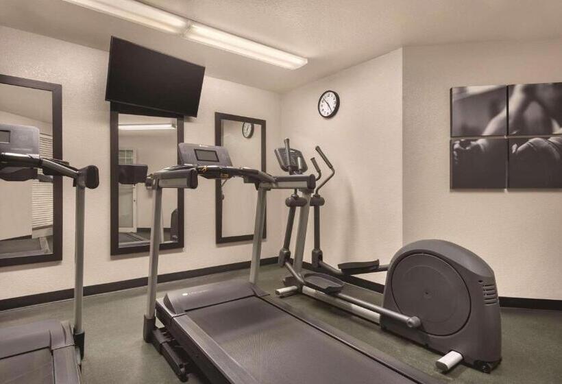 فندق Country Inn & Suites By Radisson, Germantown, Wi