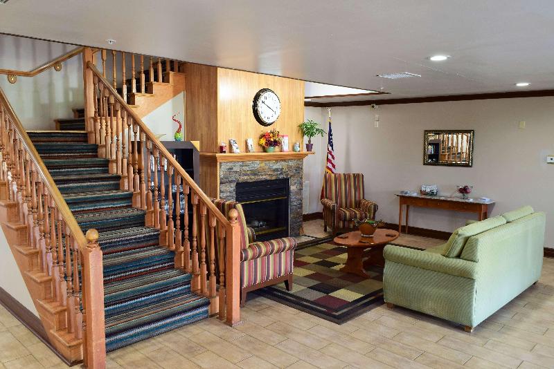 هتل Country Inn & Suites By Radisson, Grand Rapids Airport, Mi