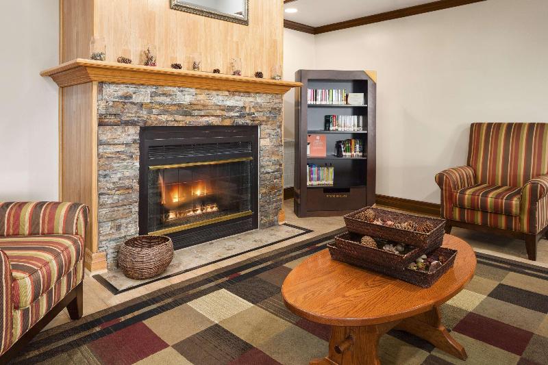 هتل Country Inn & Suites By Radisson, Grand Rapids Airport, Mi