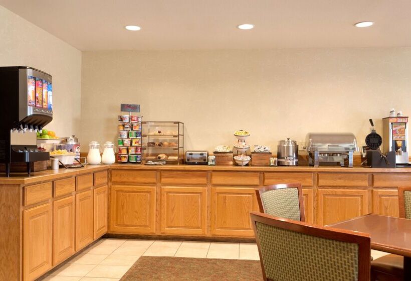 酒店 Country Inn & Suites By Radisson, Nevada, Mo