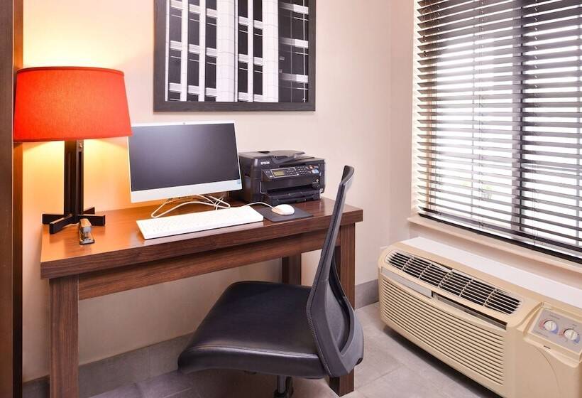 هتل Country Inn & Suites By Radisson, Omaha Airport, Ia