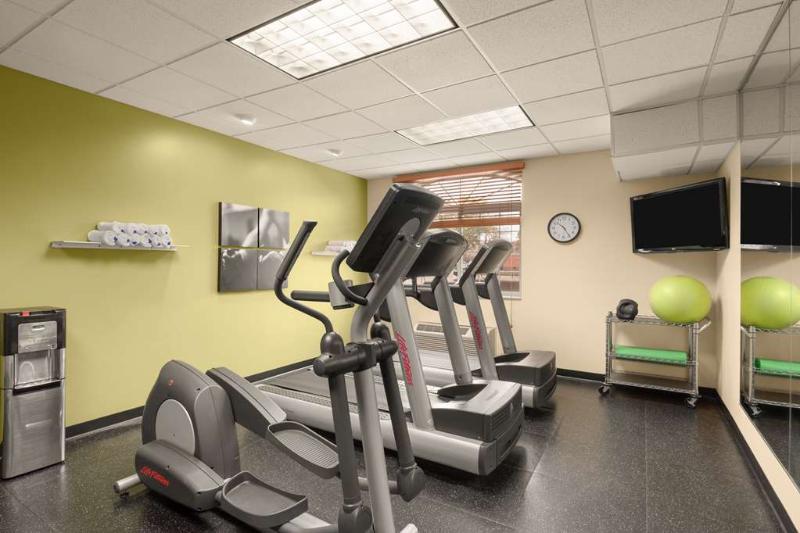هتل Country Inn & Suites By Radisson, Sioux Falls, Sd