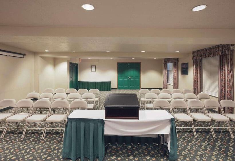 هتل Country Inn & Suites By Radisson West Valley City Ut