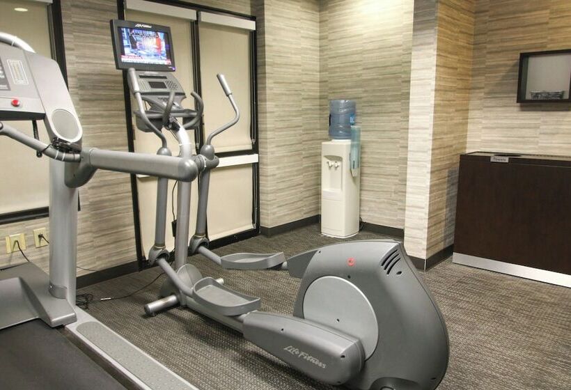 هتل Courtyard Chesapeake Greenbrier