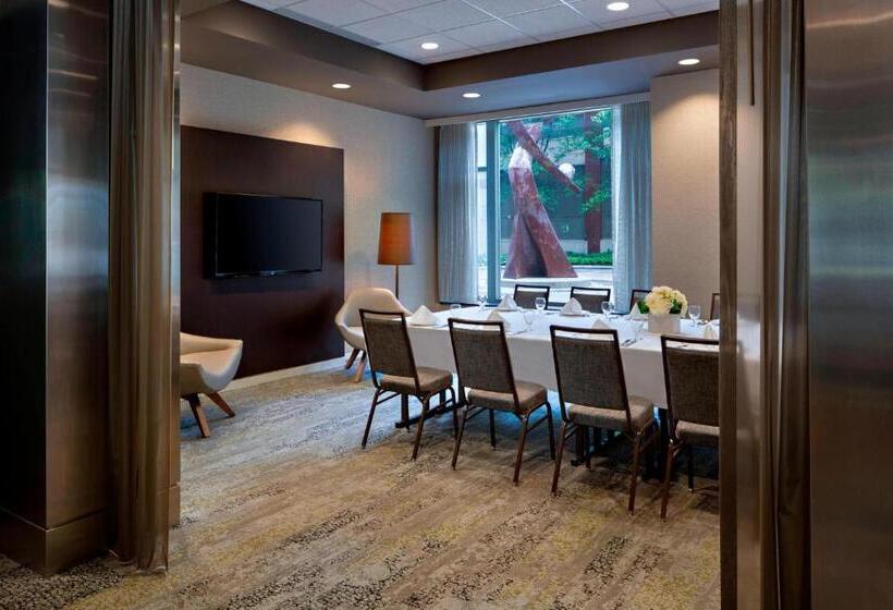هتل Courtyard Grand Rapids Downtown