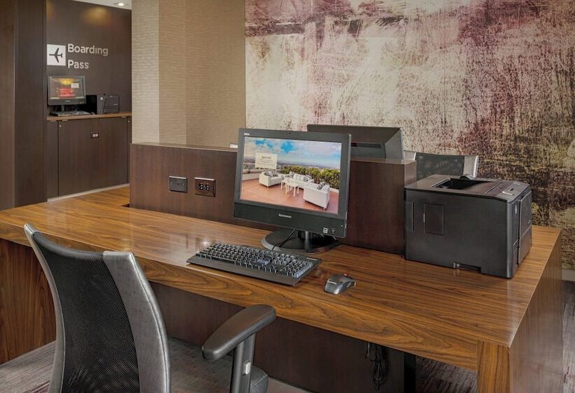 هتل Courtyard By Marriott New Haven Orange