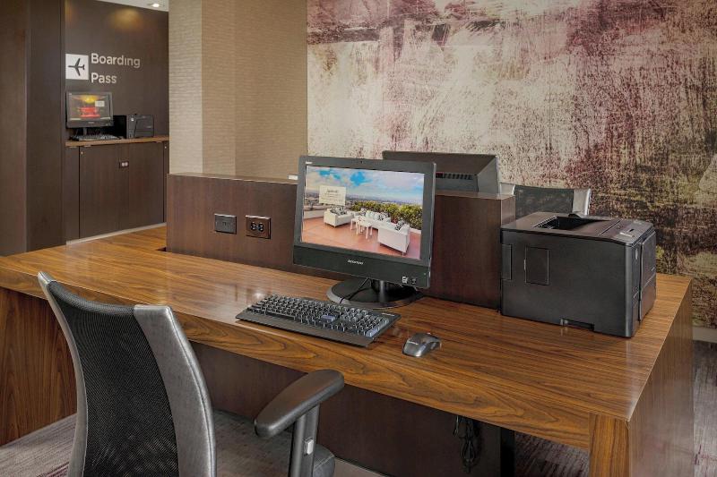 هتل Courtyard By Marriott New Haven Orange
