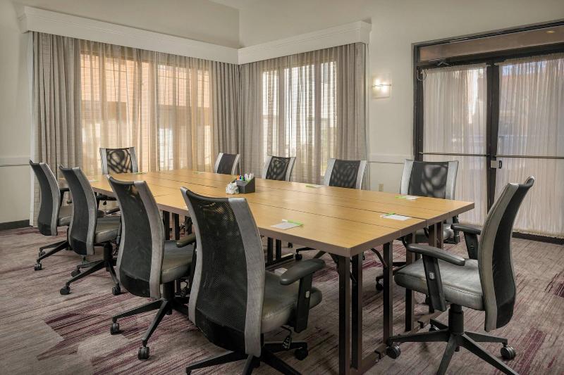 هتل Courtyard By Marriott New Haven Orange