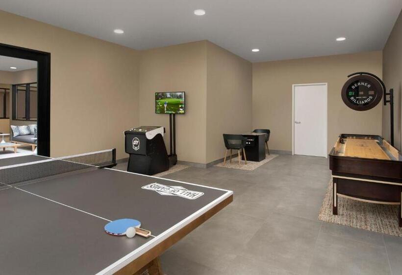 هتل Courtyard By Marriott Portland Tigard