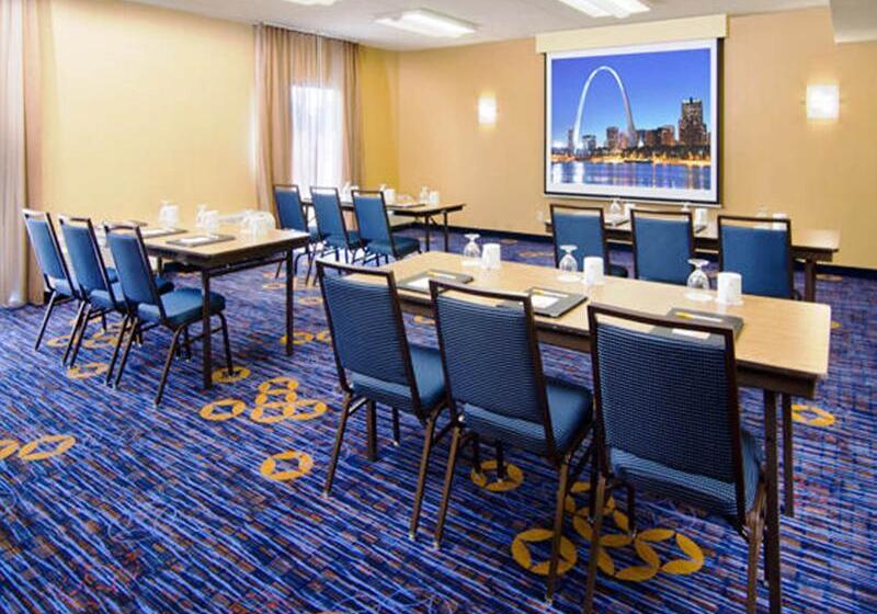 هتل Courtyard St. Louis Westport Plaza