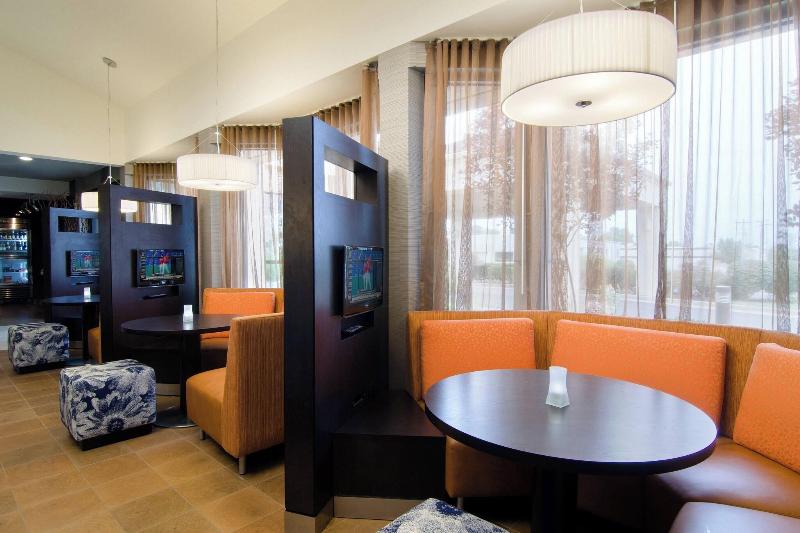 هتل Courtyard St. Louis Westport Plaza