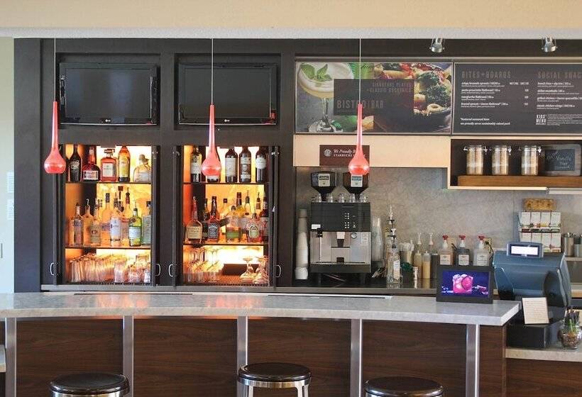 Отель Courtyard By Marriott Vacaville