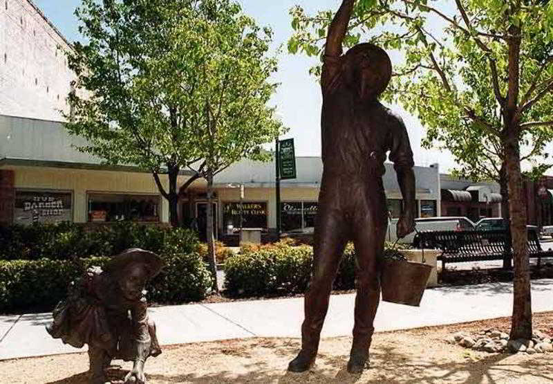 Отель Courtyard By Marriott Vacaville