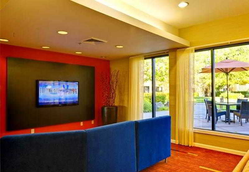 Отель Courtyard By Marriott Vacaville