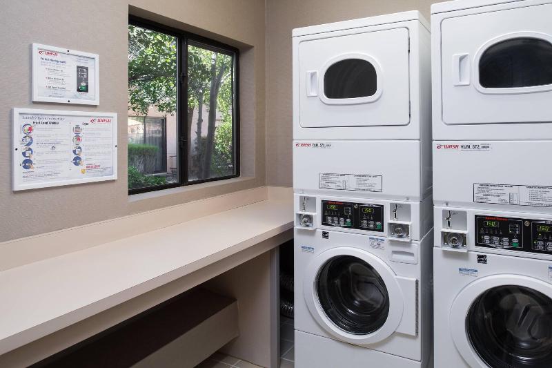 Отель Courtyard By Marriott Vacaville