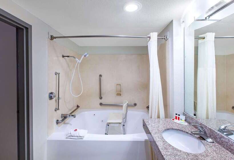 בית מלון כפרי Days Inn & Suites By Wyndham Webster Nasaclearlakehouston