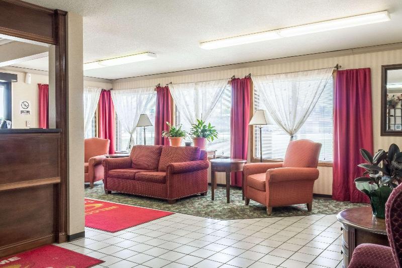 Hotel Econo Lodge North