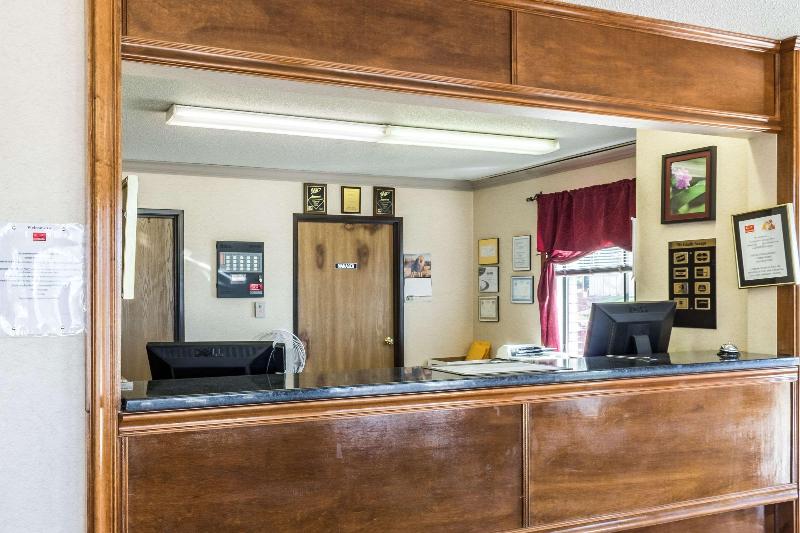 هتل Econo Lodge North