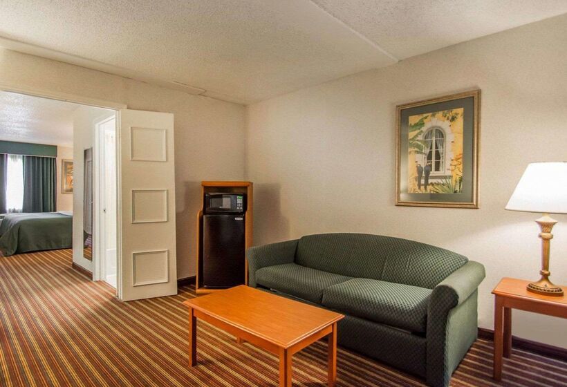 酒店 Quality Inn & Suites At Tropicana Field