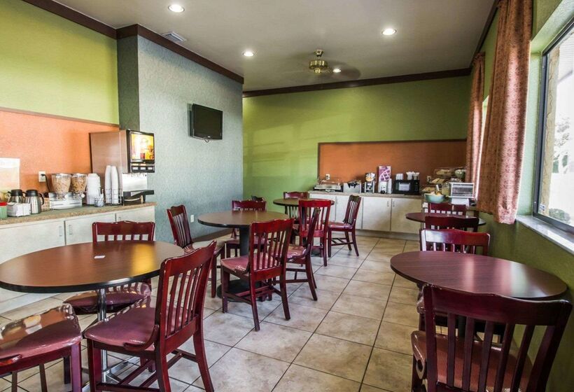 호텔 Quality Inn Near Blue Spring