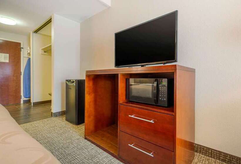 هتل Quality Inn & Suites Olde Town