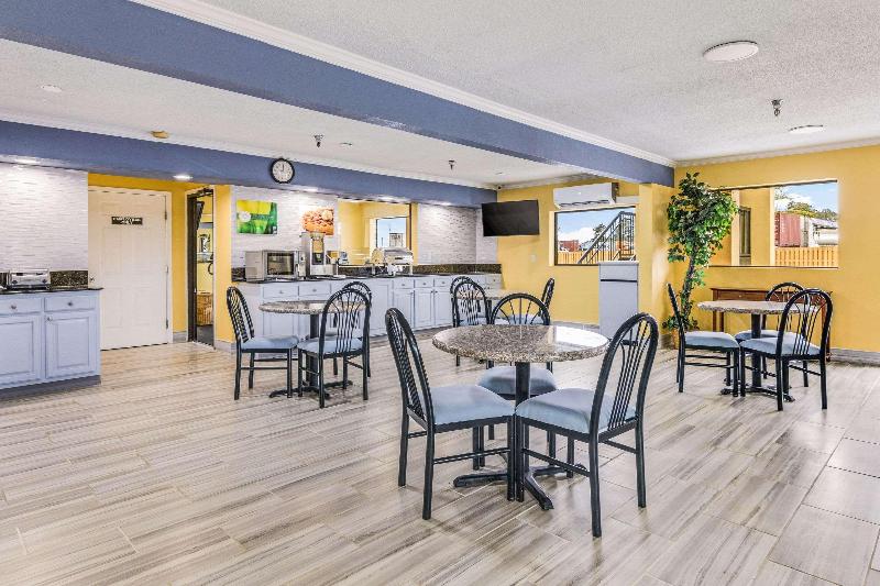 ホテル Quality Inn & Suites Dublin