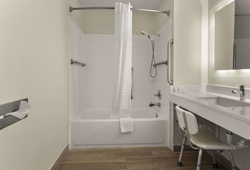 ホテル Quality Inn & Suites Dublin