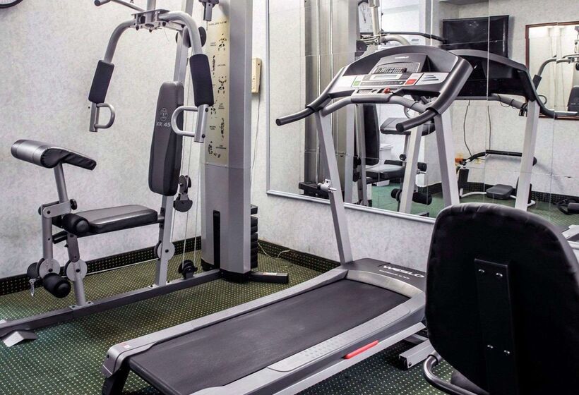 ホテル Quality Inn & Suites North Gibsonia