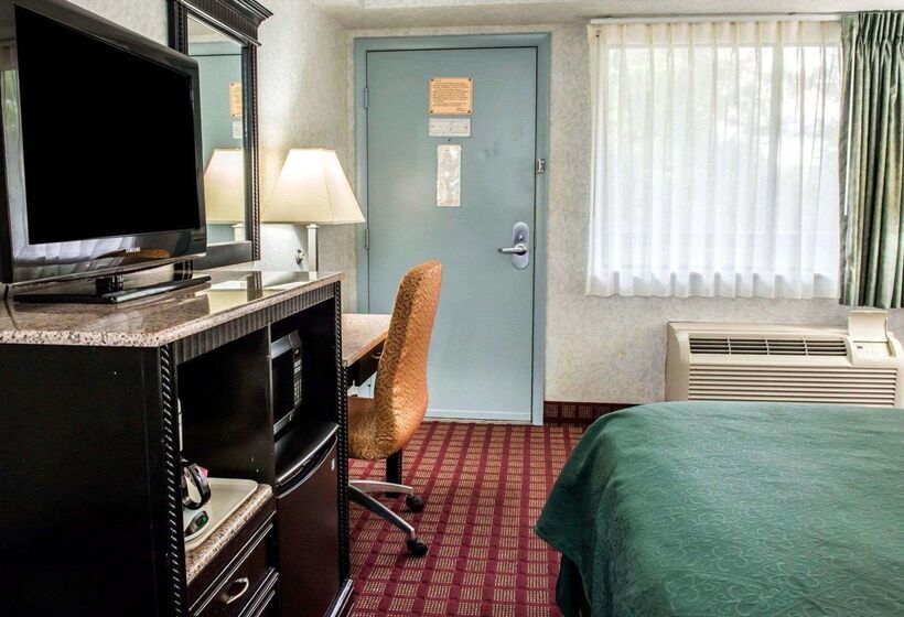 ホテル Quality Inn & Suites North Gibsonia