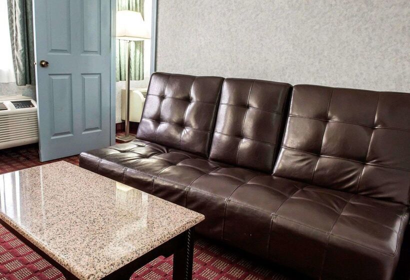 ホテル Quality Inn & Suites North Gibsonia