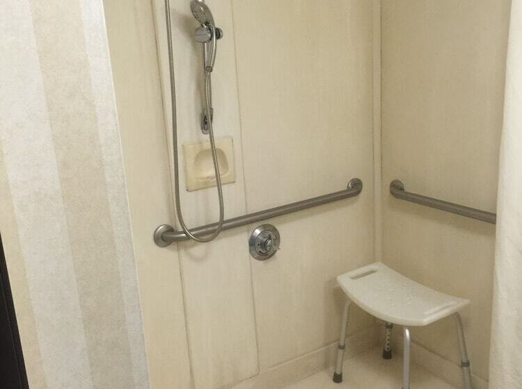 ホテル Quality Inn & Suites North Gibsonia