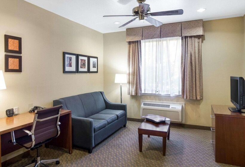 هتل Quality Suites Midland North Loop 250