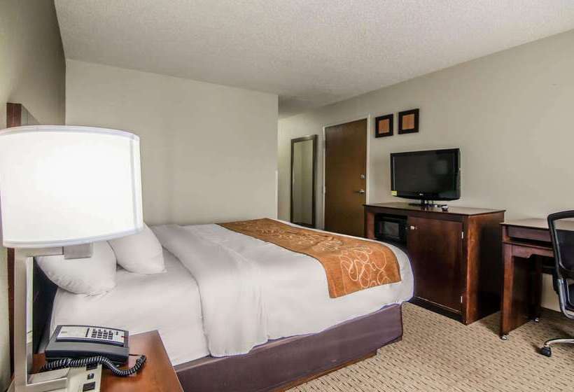 هتل Quality Suites St. Joseph
