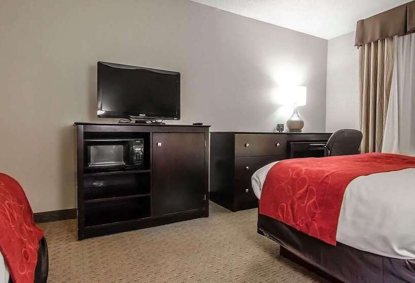 هتل Quality Suites St. Joseph