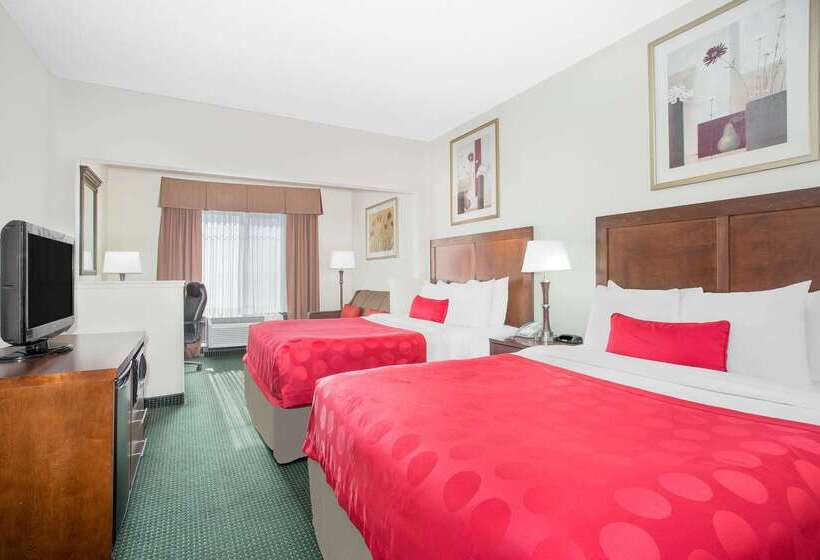 هتل Ramada By Wyndham Denver International Airport