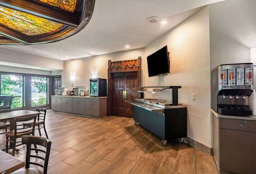 Riverview Inn & Suites, Ascend Hotel Collection