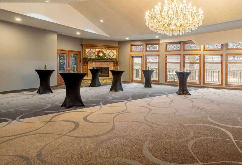 Riverview Inn & Suites, Ascend Hotel Collection